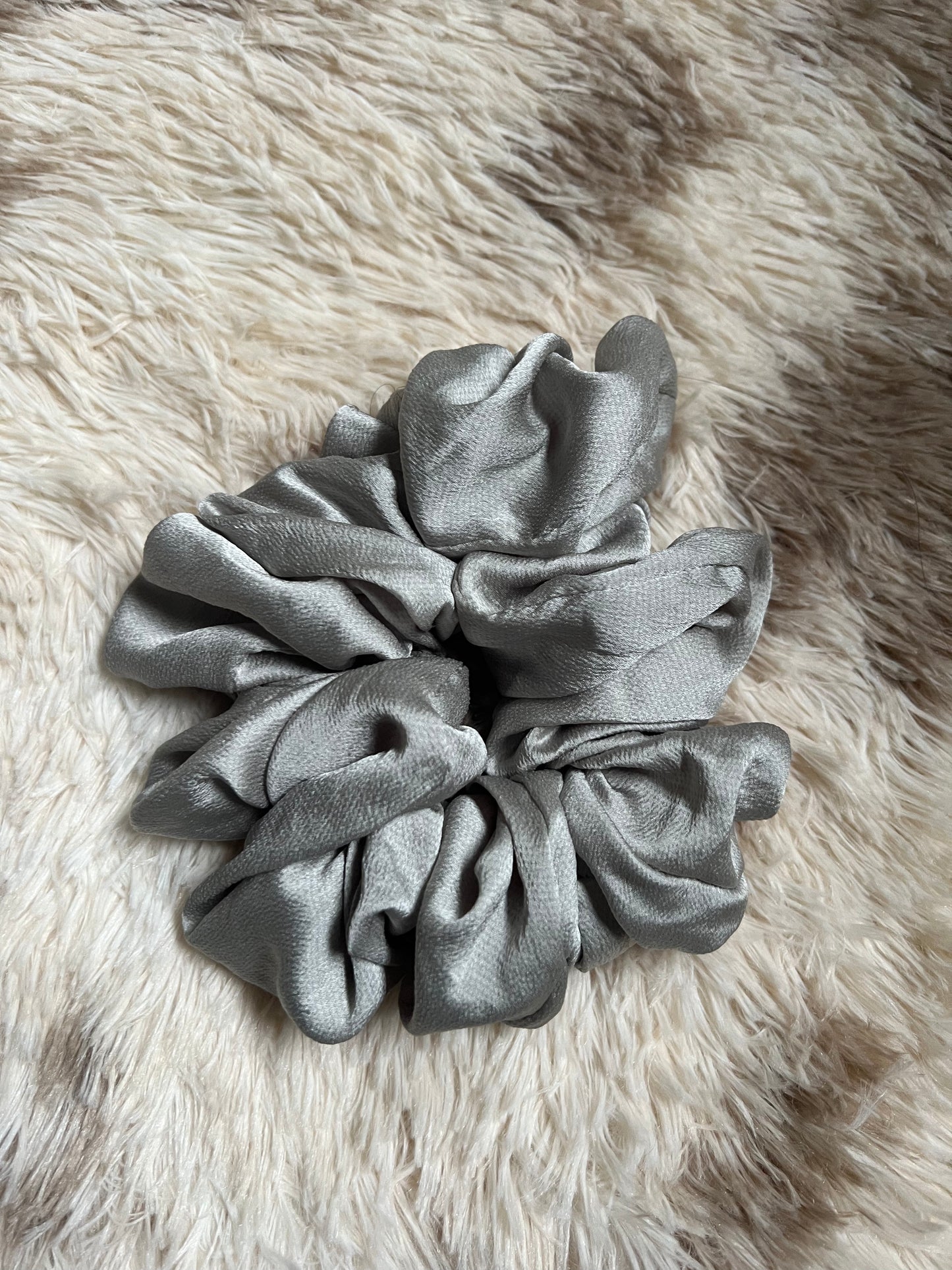 SATIN SCRUNCHIES - SILVER