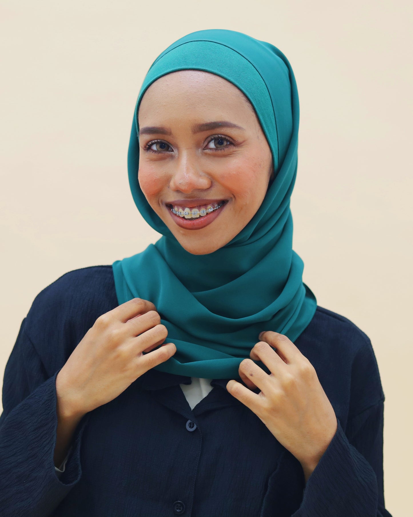 KOREAN CHIFFON HIJAB WITH MATCHING INNER CAP - FOREST GREEN